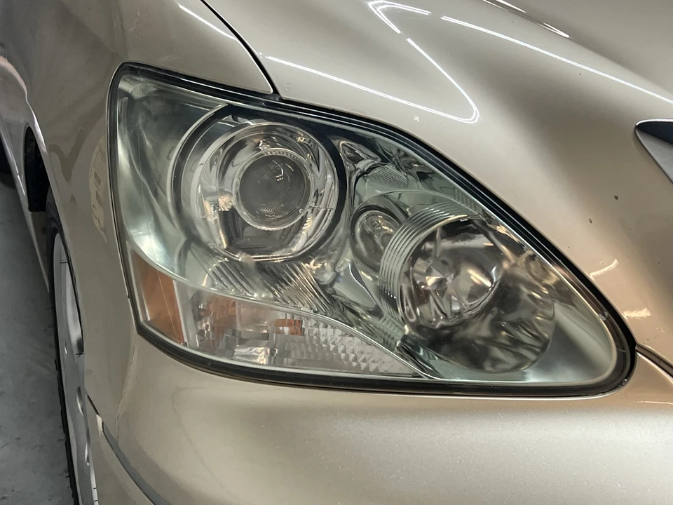 2006 Lexus LS 3rd Gen - Image 16 of 31
