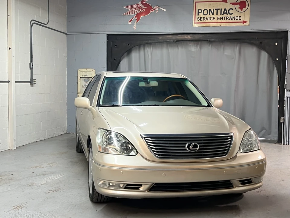 2006 Lexus LS 3rd Gen - Image 12 of 31