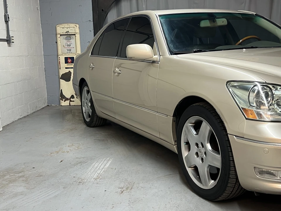 2006 Lexus LS 3rd Gen - Image 29 of 31