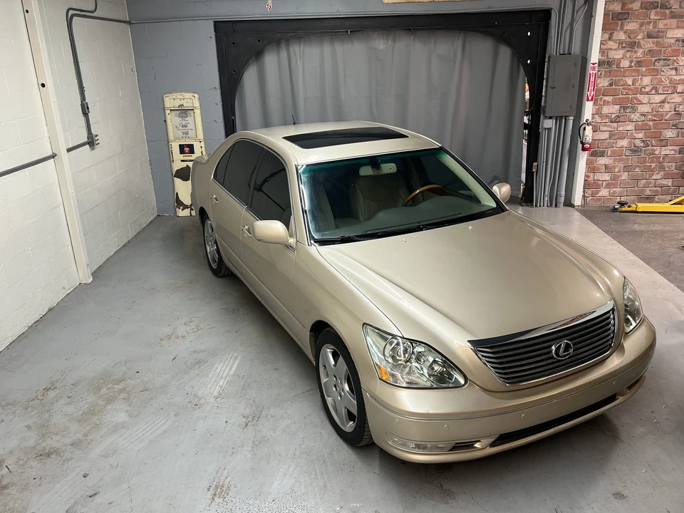 2006 Lexus LS 3rd Gen - Image 13 of 31