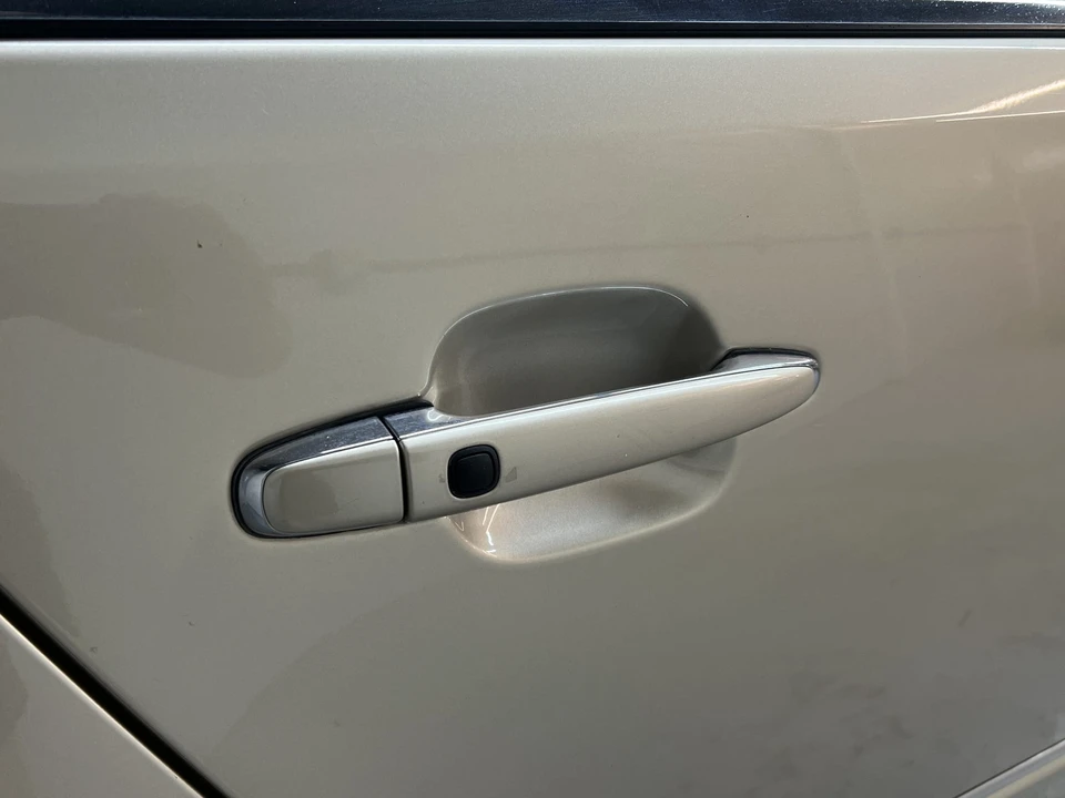 2006 Lexus LS 3rd Gen - Image 26 of 31