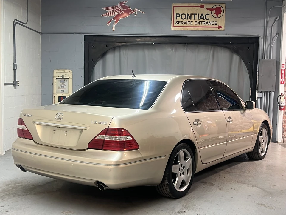 2006 Lexus LS 3rd Gen - Image 8 of 31