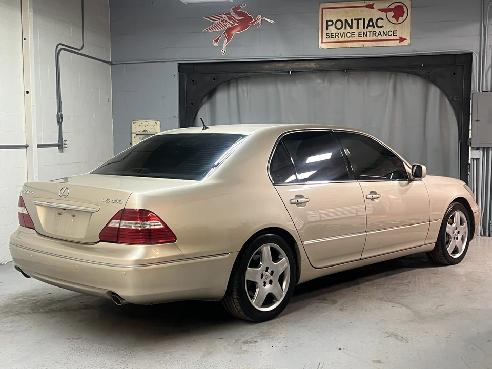 2006 Lexus LS 3rd Gen - Image 9 of 31