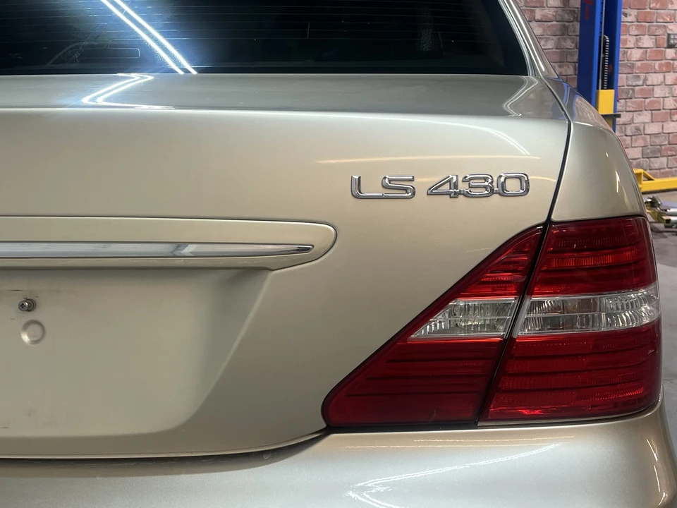 2006 Lexus LS 3rd Gen - Image 22 of 31