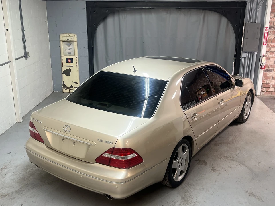 2006 Lexus LS 3rd Gen - Image 7 of 31