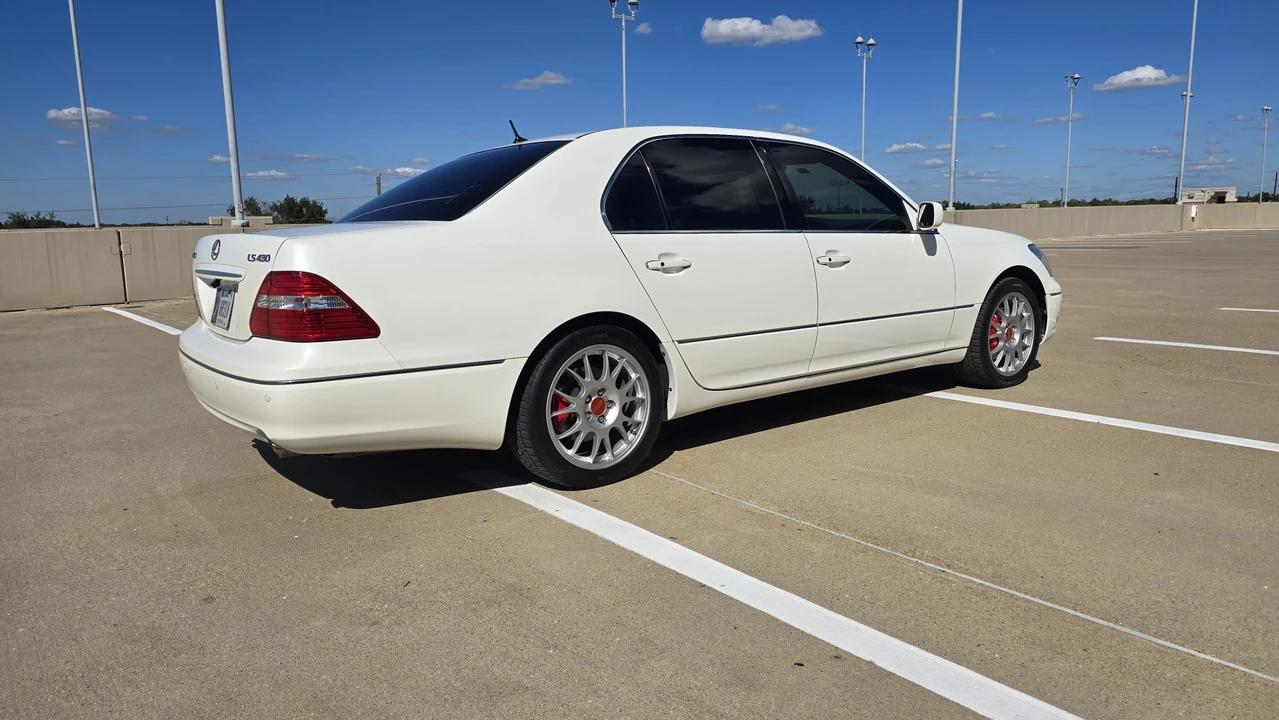 2006 Lexus LS 3rd Gen - Image 17 of 31