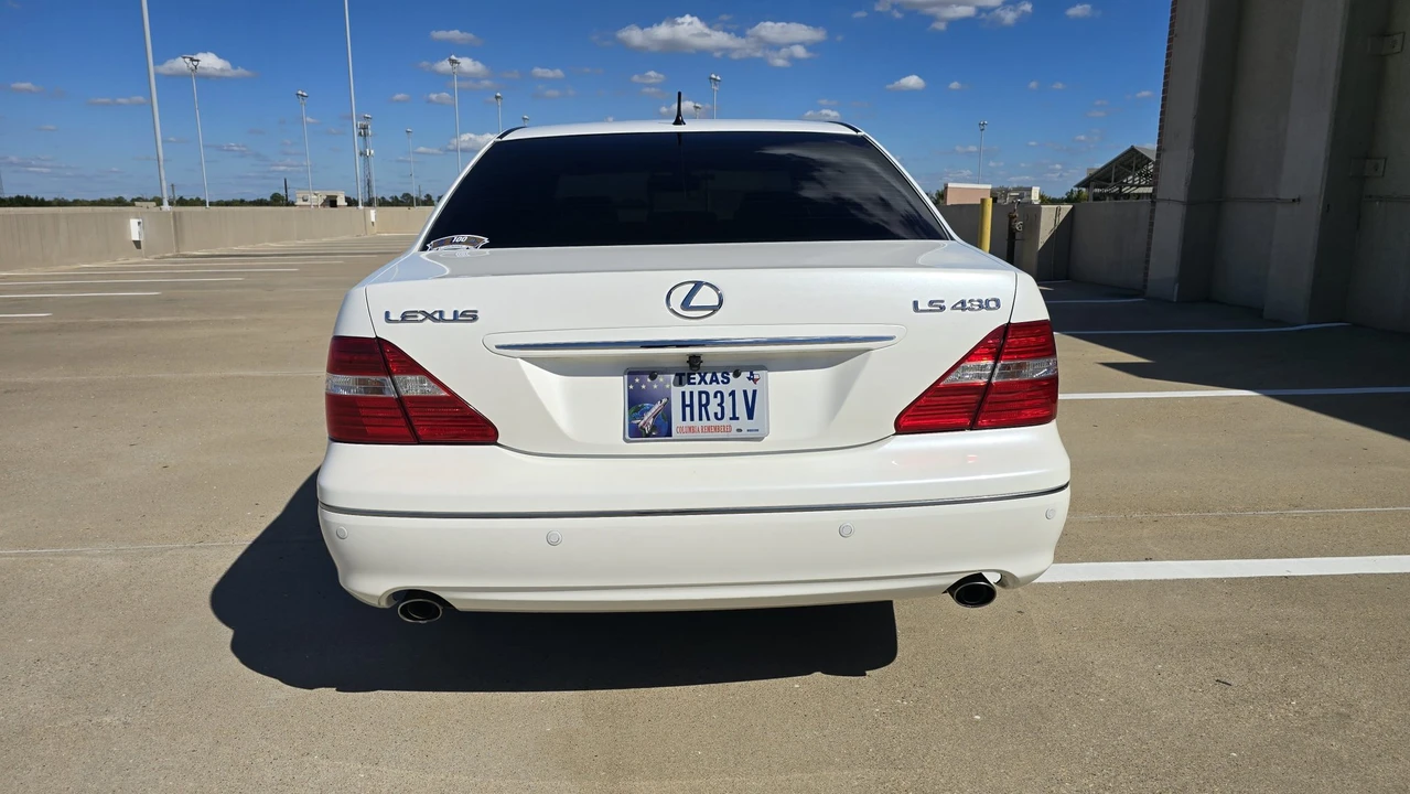 2006 Lexus LS 3rd Gen - Image 19 of 31