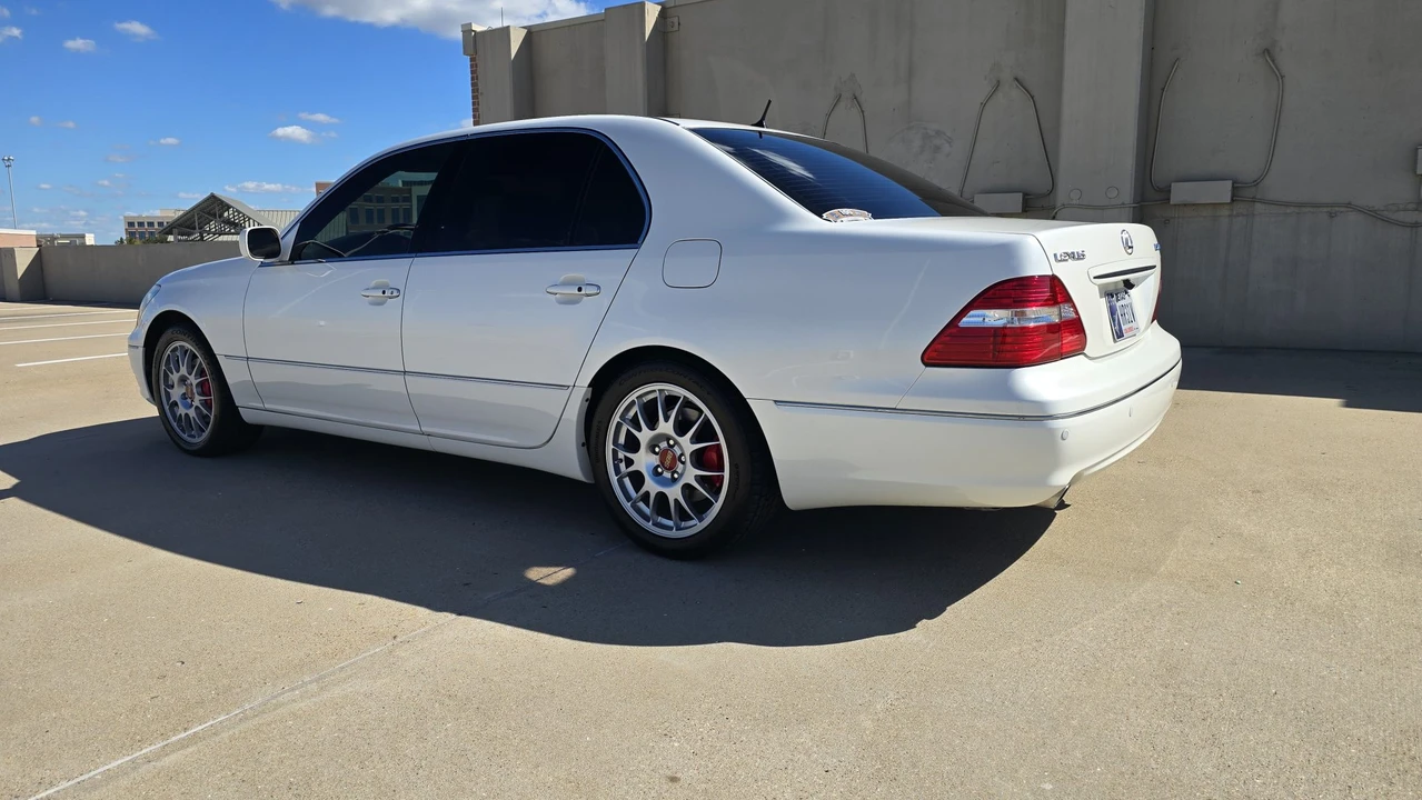 2006 Lexus LS 3rd Gen - Image 21 of 31
