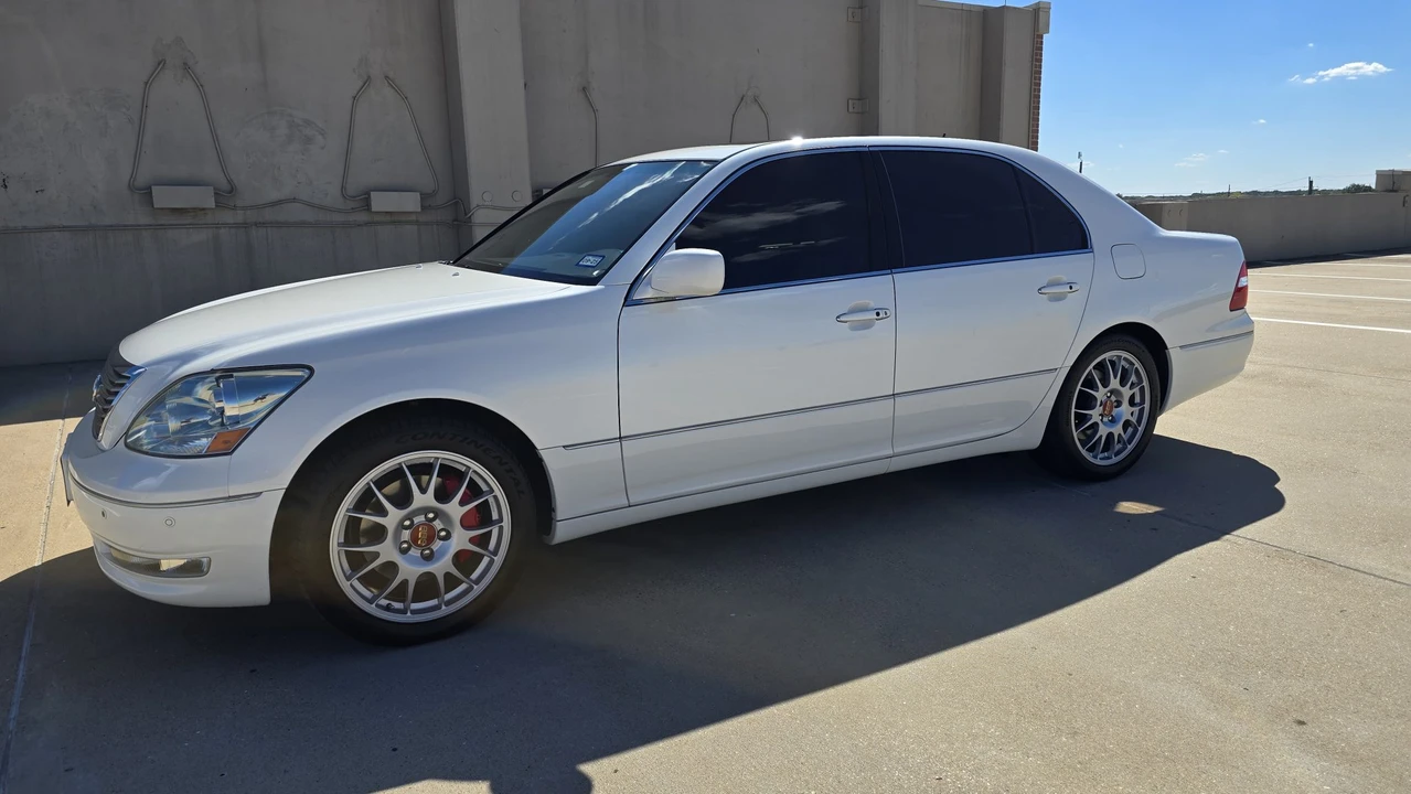 2006 Lexus LS 3rd Gen - Image 12 of 31