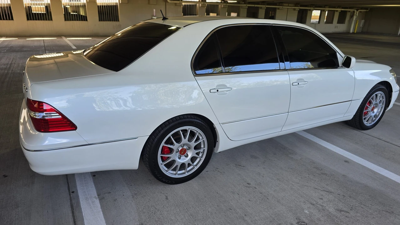 2006 Lexus LS 3rd Gen - Image 28 of 31
