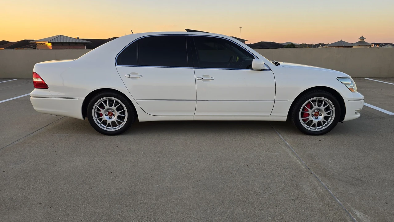 2006 Lexus LS 3rd Gen - Image 7 of 31