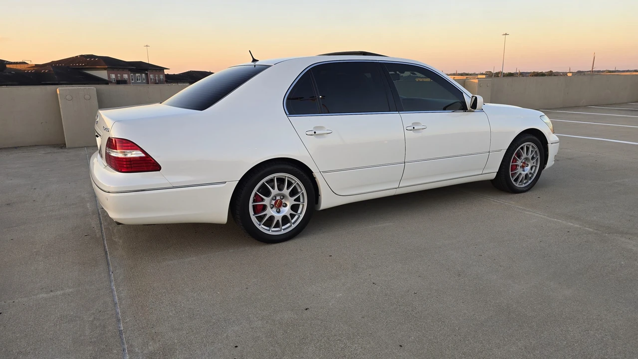 2006 Lexus LS 3rd Gen - Image 8 of 31