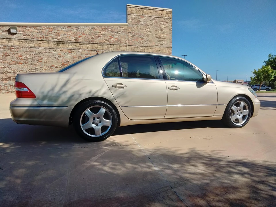2006 Lexus LS 4th Gen - Image 16 of 31