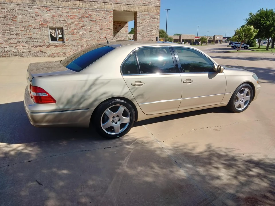 2006 Lexus LS 4th Gen - Image 17 of 31
