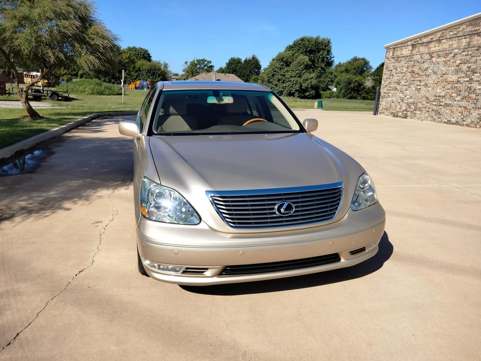 2006 Lexus LS 4th Gen - Image 10 of 31