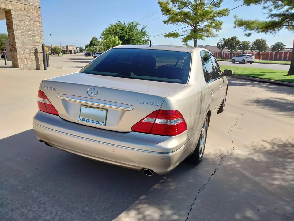 2006 Lexus LS 4th Gen - Image 21 of 31
