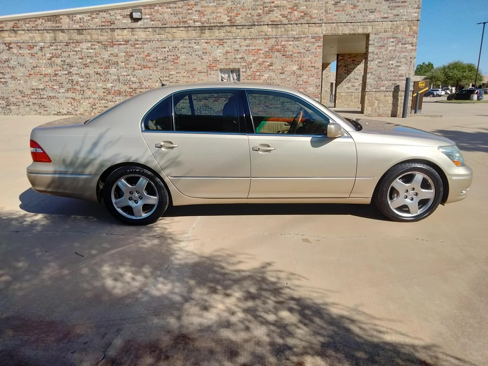 2006 Lexus LS 4th Gen - Image 14 of 31