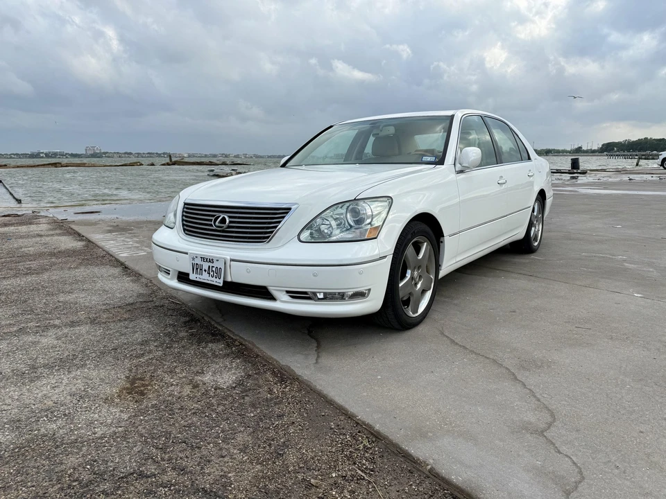 2006 Lexus LS 3rd Gen - Image 3 of 31