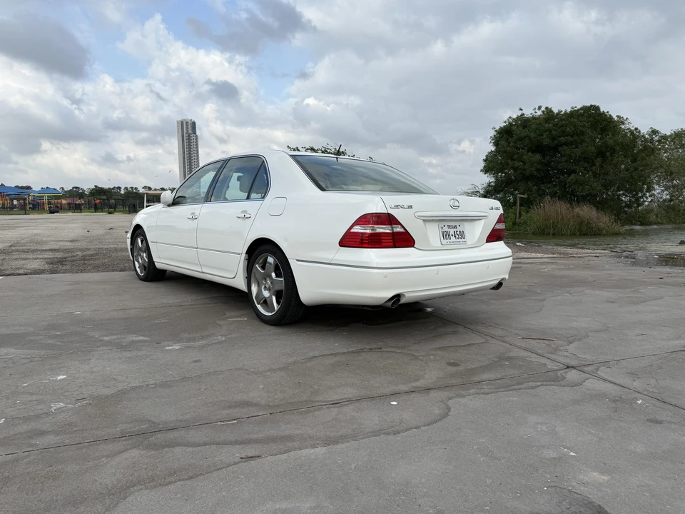 2006 Lexus LS 3rd Gen - Image 13 of 31