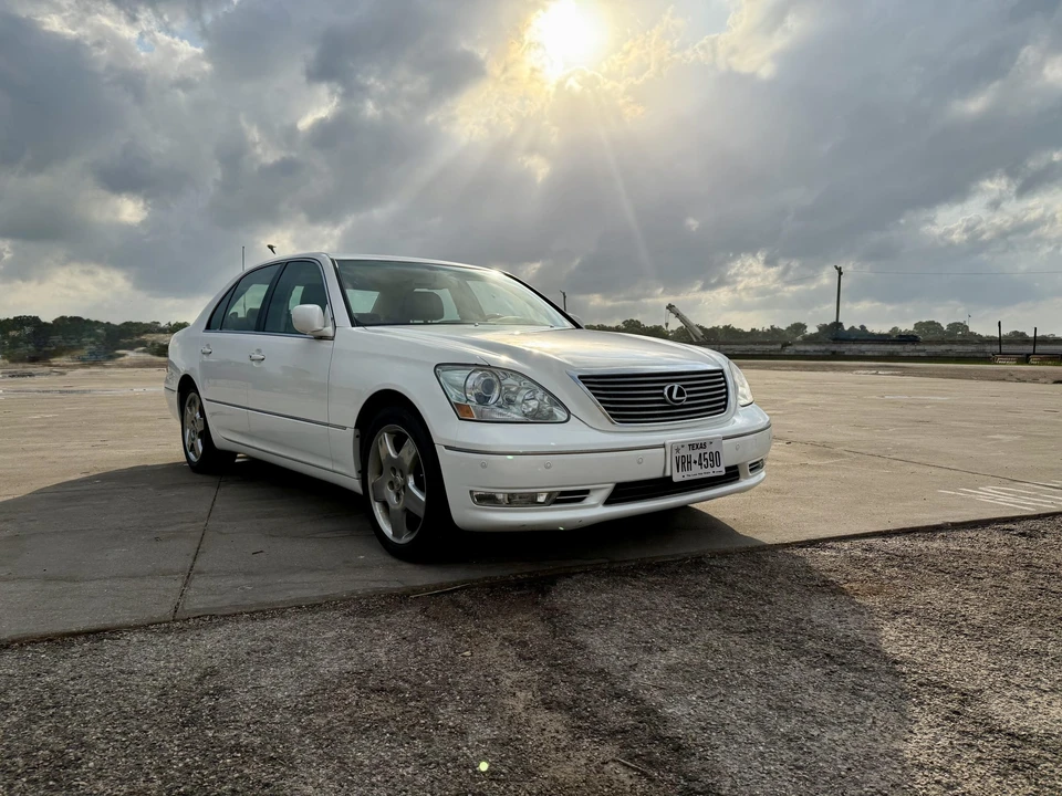 2006 Lexus LS 3rd Gen - Image 9 of 31