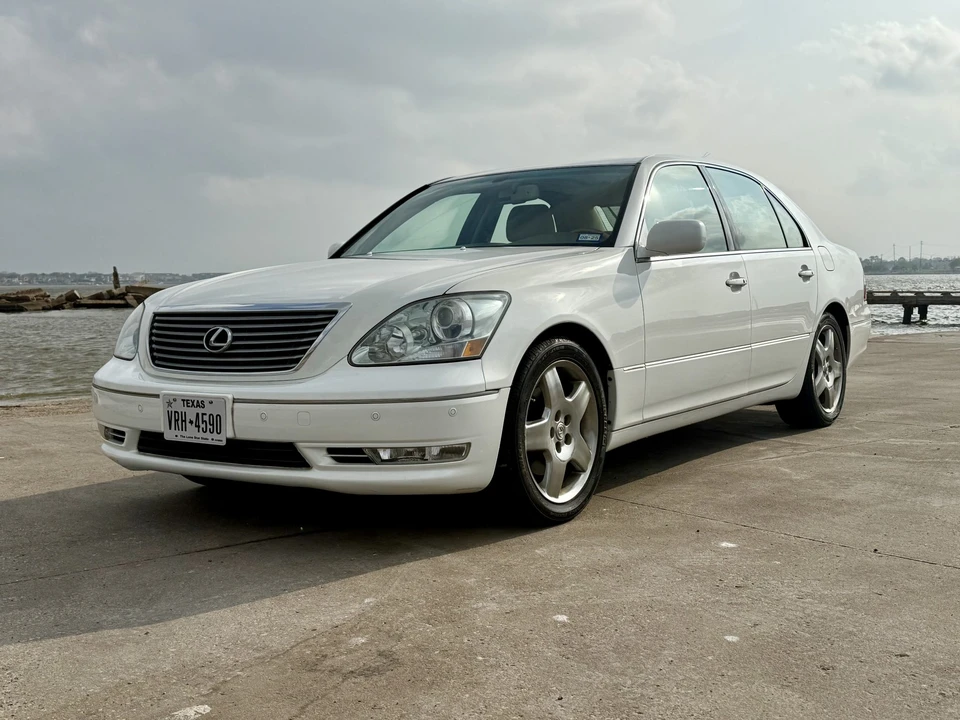 2006 Lexus LS 3rd Gen - Image 2 of 31