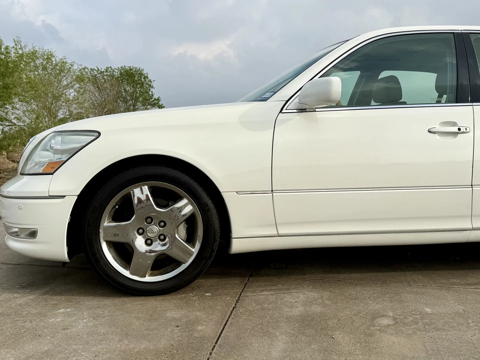 2006 Lexus LS 3rd Gen - Image 11 of 31