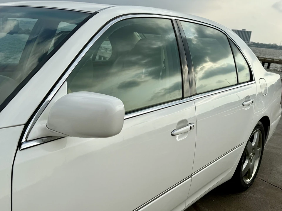 2006 Lexus LS 3rd Gen - Image 22 of 31
