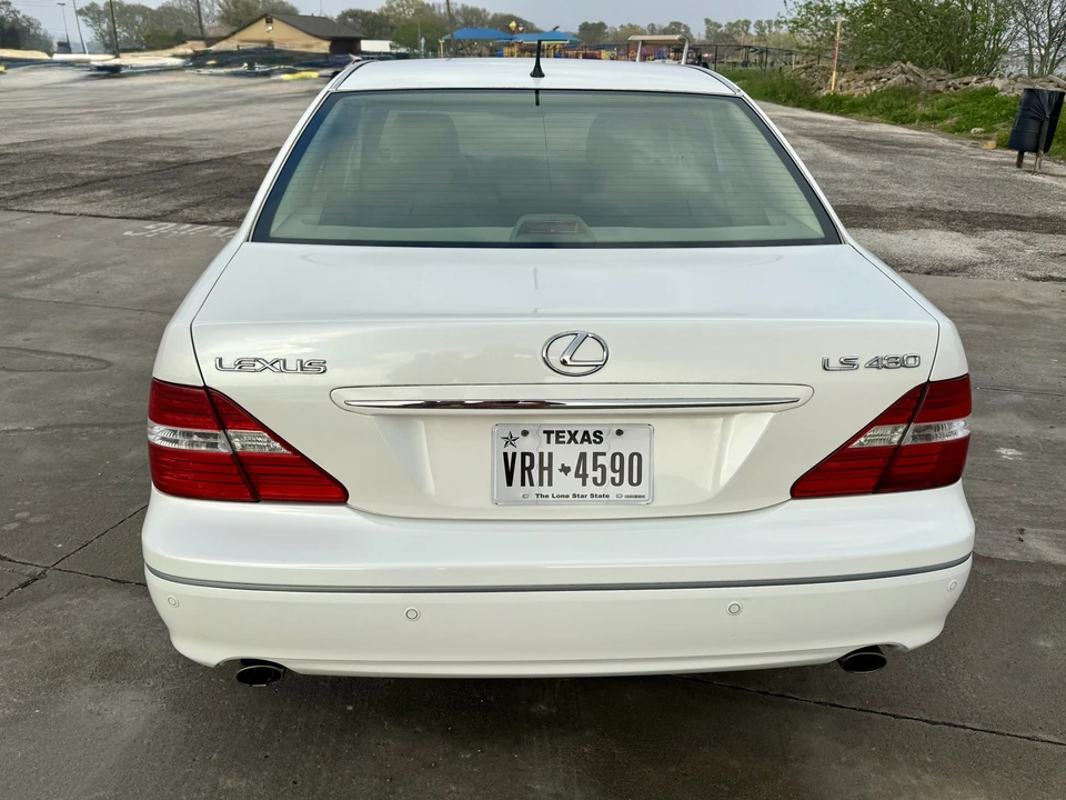 2006 Lexus LS 3rd Gen - Image 12 of 31