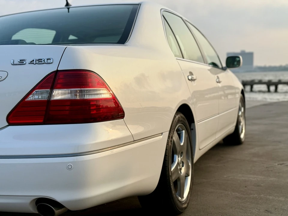 2006 Lexus LS 3rd Gen - Image 28 of 31