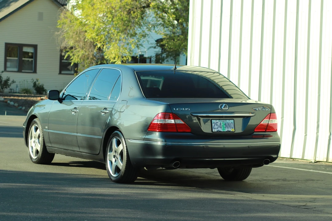 2006 Lexus LS 3rd Gen - Image 11 of 31