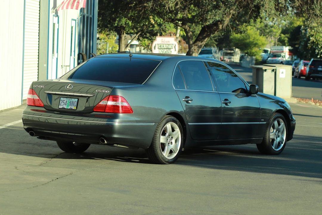 2006 Lexus LS 3rd Gen - Image 10 of 31
