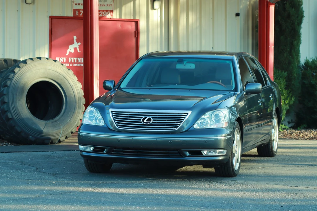 2006 Lexus LS 3rd Gen - Image 2 of 31