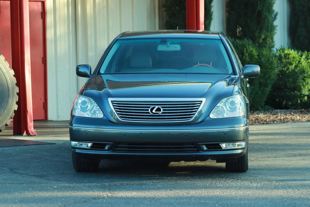 2006 Lexus LS 3rd Gen - Image 4 of 31