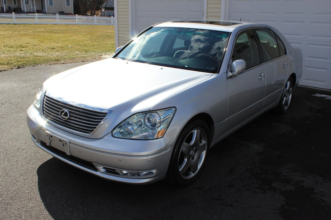 2006 Lexus LS 3rd Gen - Image 2 of 31