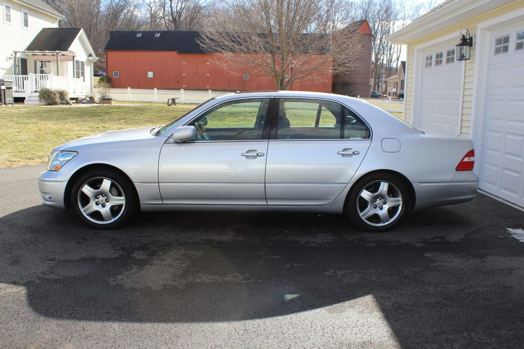 2006 Lexus LS 3rd Gen - Image 3 of 31