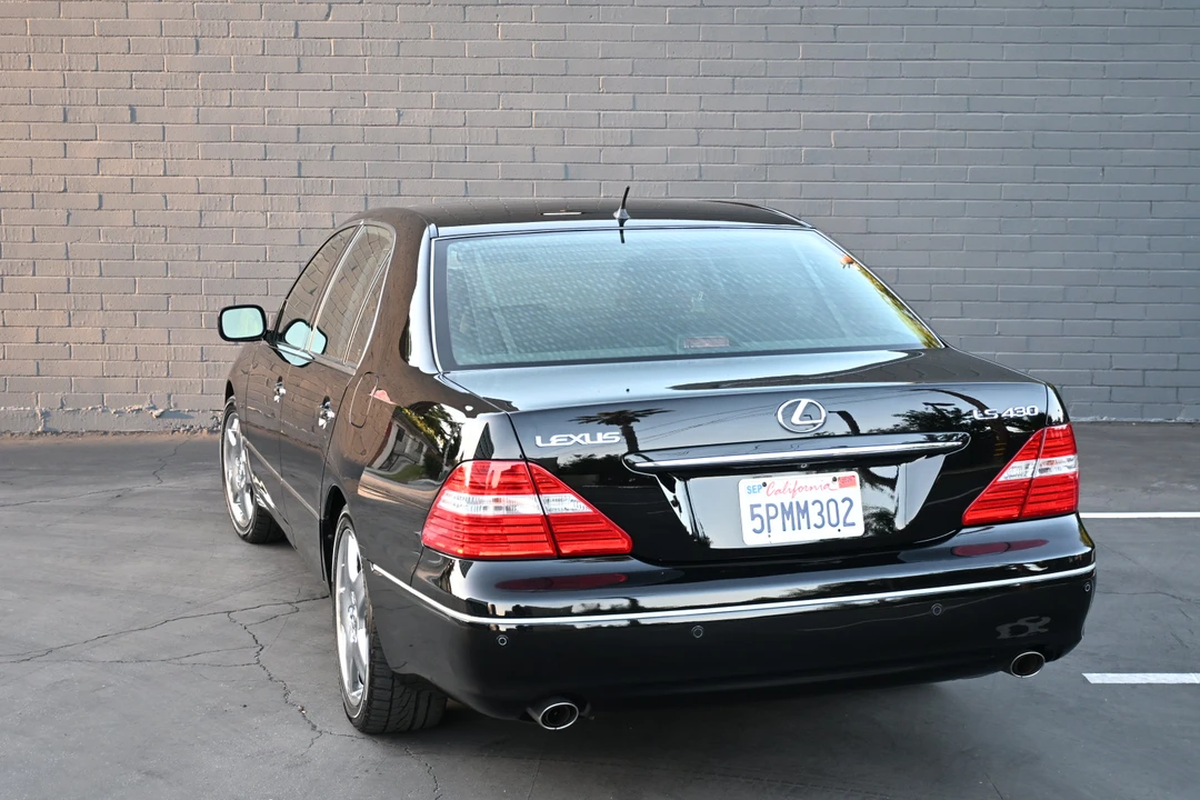 2006 Lexus LS 3rd Gen - Image 10 of 31