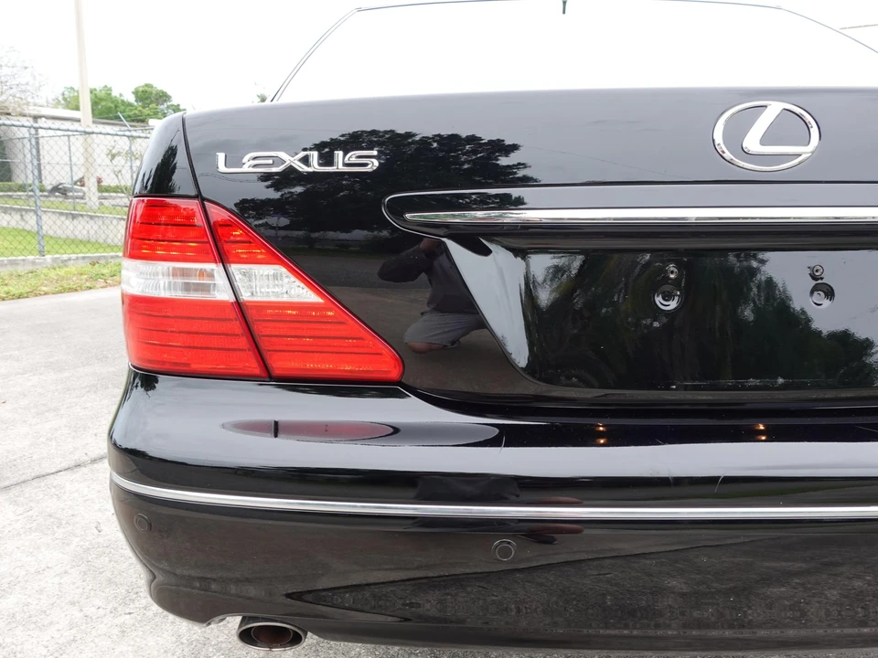 2006 Lexus LS 3rd Gen - Image 22 of 31