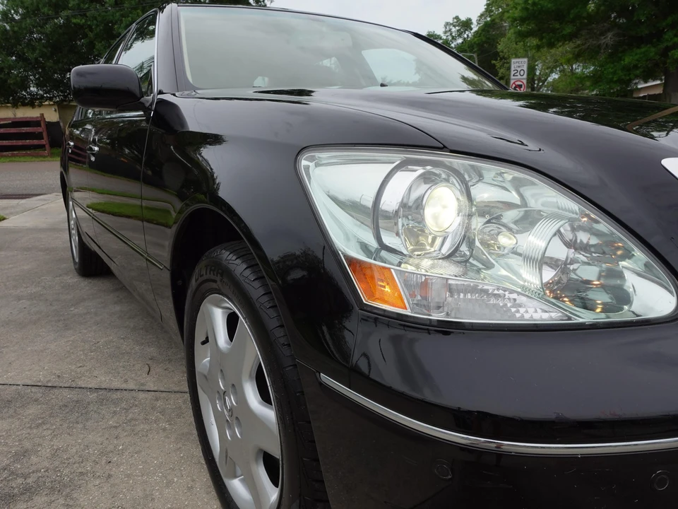 2006 Lexus LS 3rd Gen - Image 11 of 31