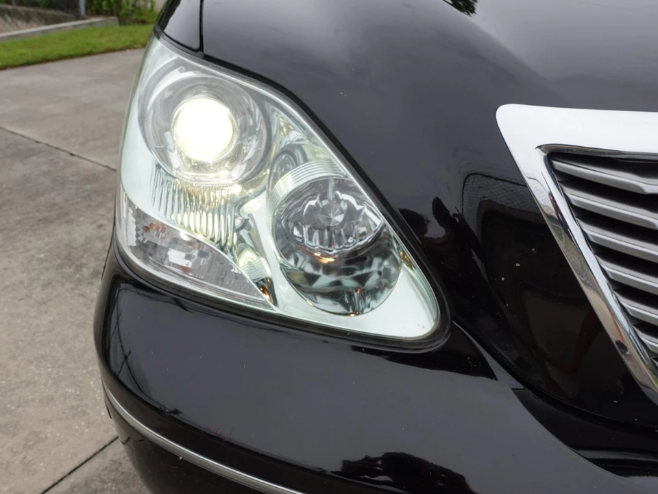 2006 Lexus LS 3rd Gen - Image 12 of 31