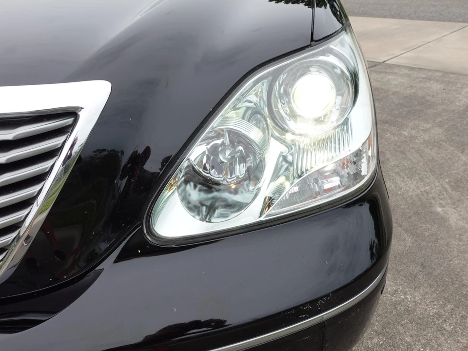 2006 Lexus LS 3rd Gen - Image 15 of 31