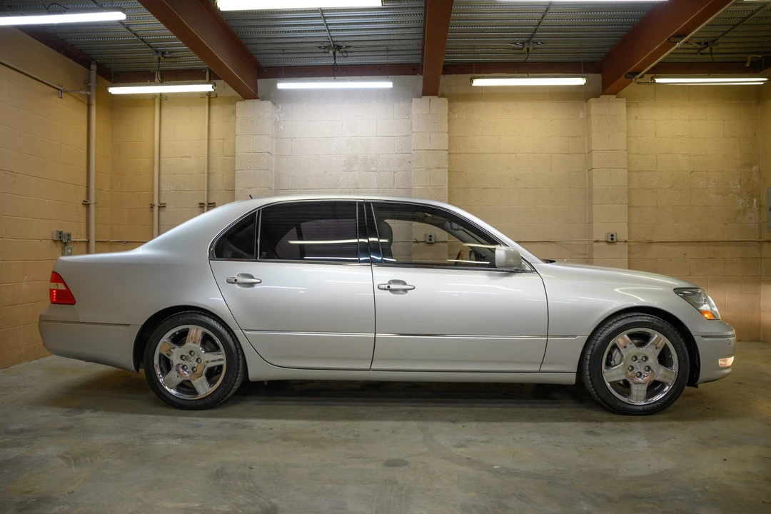 2006 Lexus LS 3rd Gen - Image 13 of 31