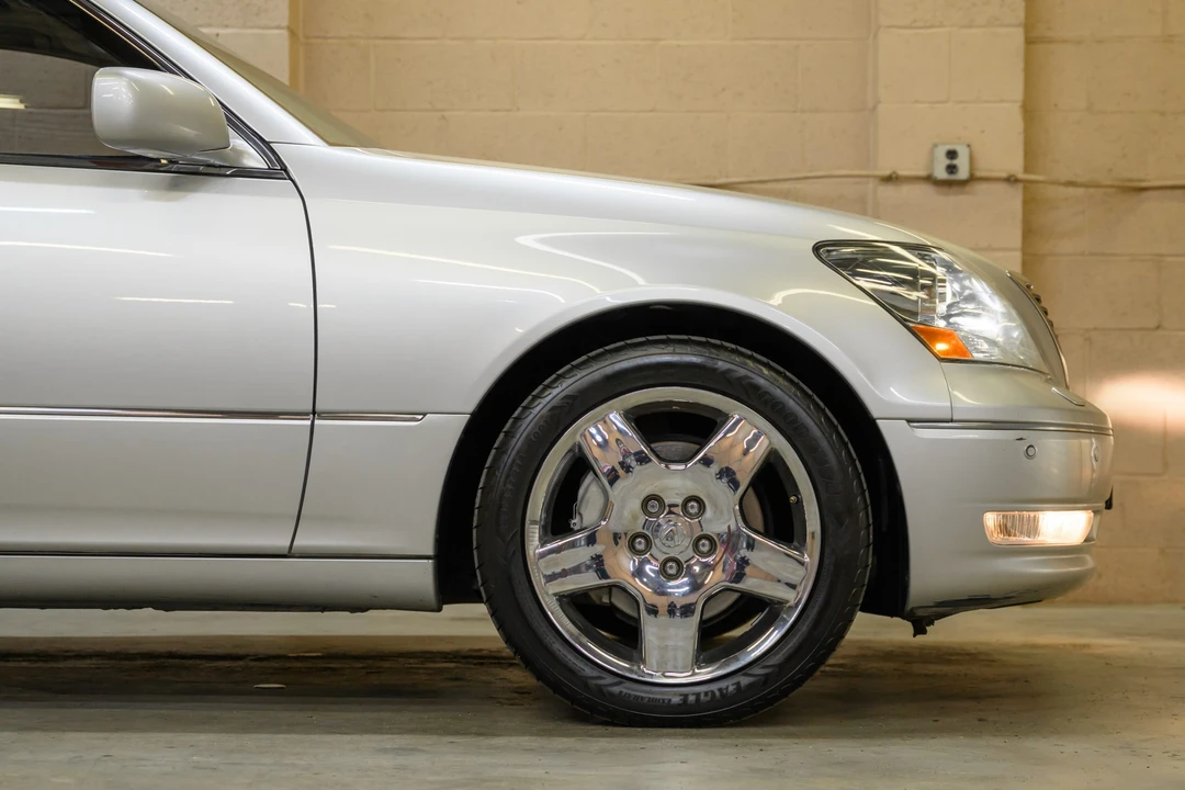 2006 Lexus LS 3rd Gen - Image 28 of 31