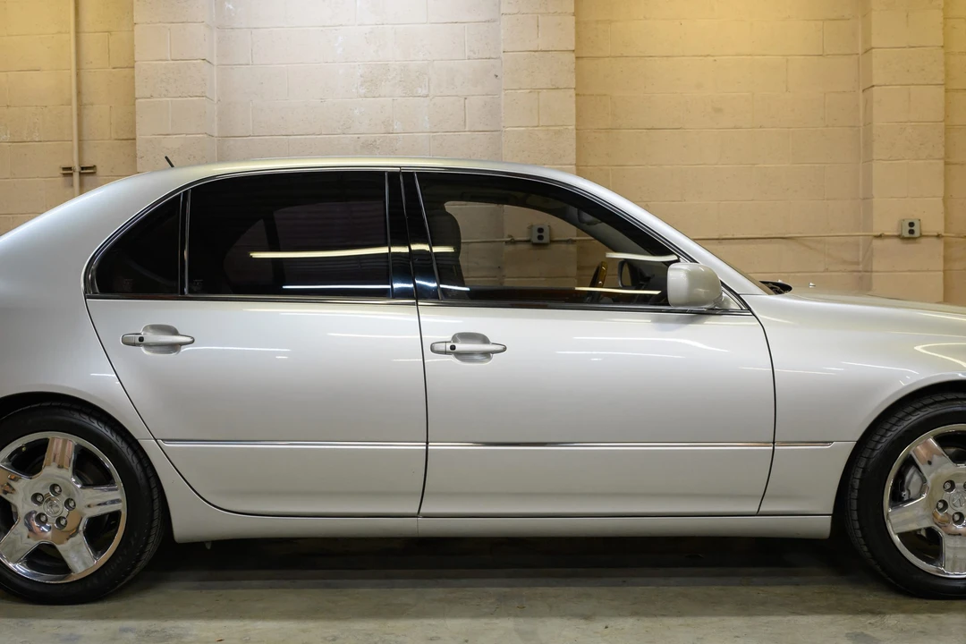 2006 Lexus LS 3rd Gen - Image 27 of 31