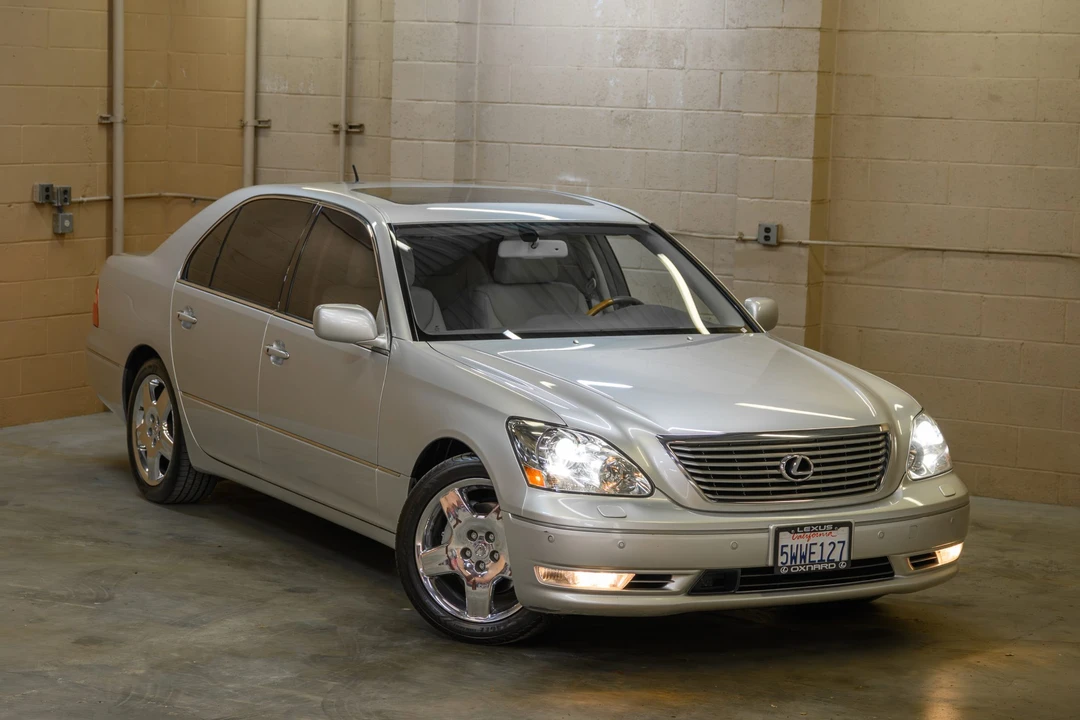 2006 Lexus LS 3rd Gen - Image 9 of 31