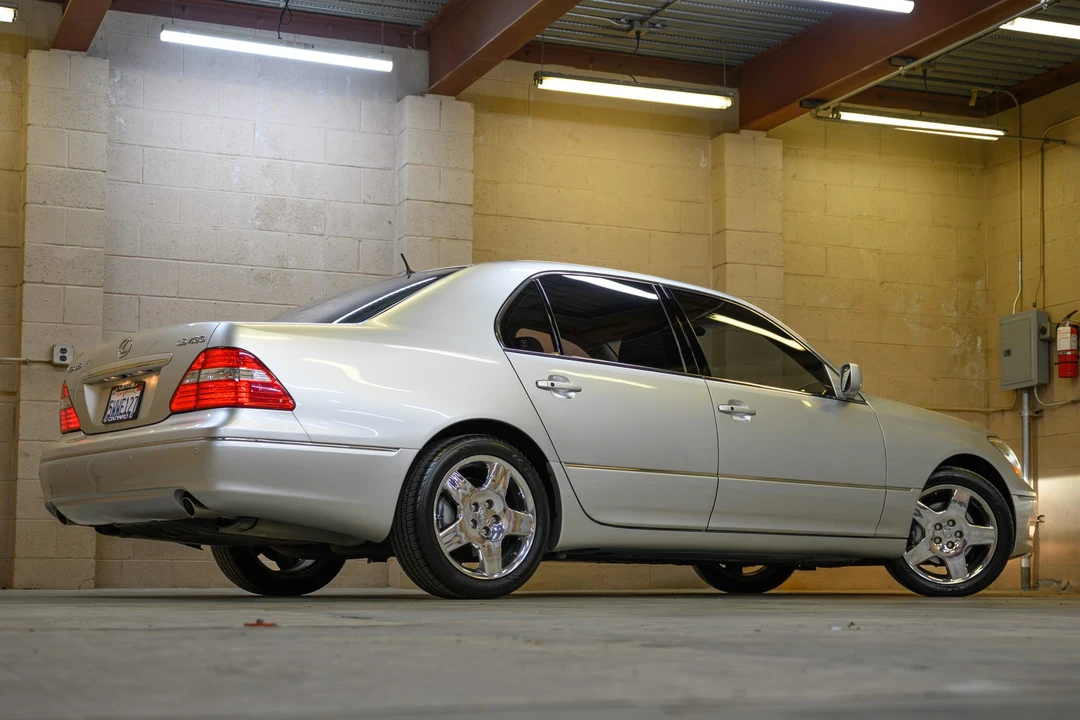 2006 Lexus LS 3rd Gen - Image 15 of 31