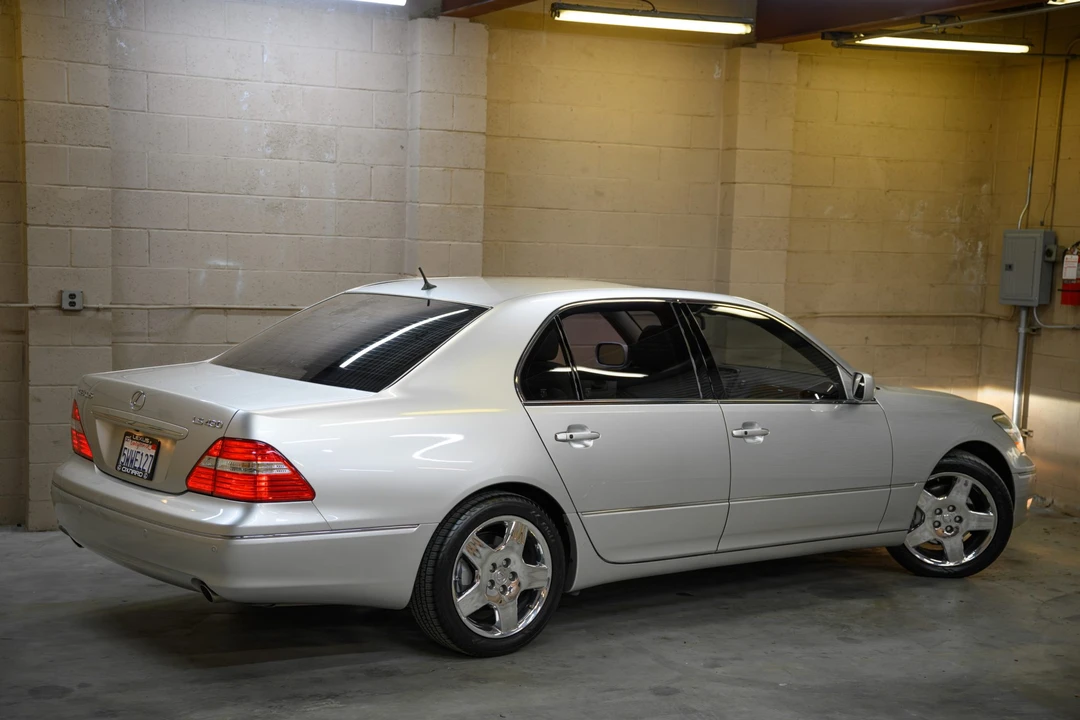 2006 Lexus LS 3rd Gen - Image 14 of 31