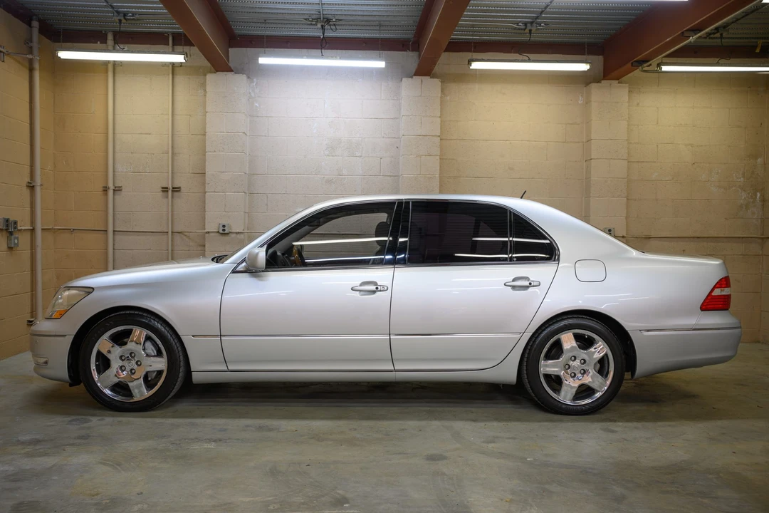 2006 Lexus LS 3rd Gen - Image 22 of 31