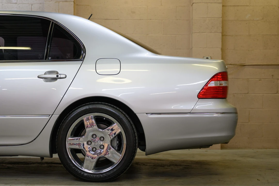2006 Lexus LS 3rd Gen - Image 25 of 31
