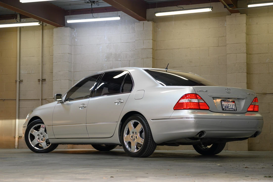 2006 Lexus LS 3rd Gen - Image 20 of 31