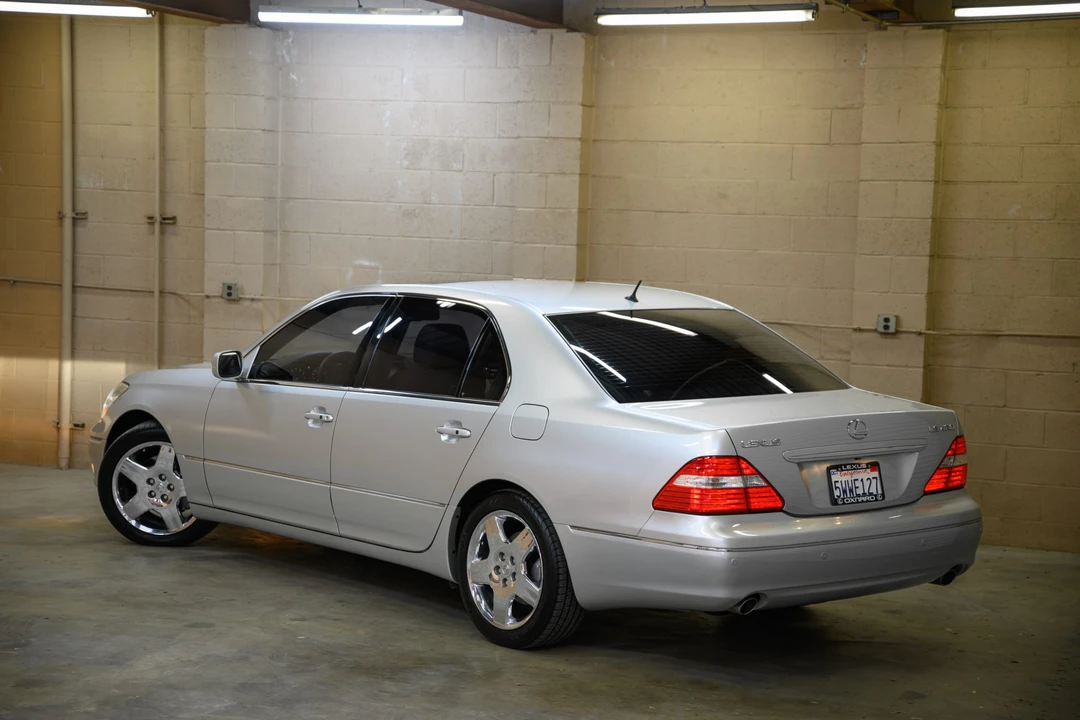 2006 Lexus LS 3rd Gen - Image 19 of 31
